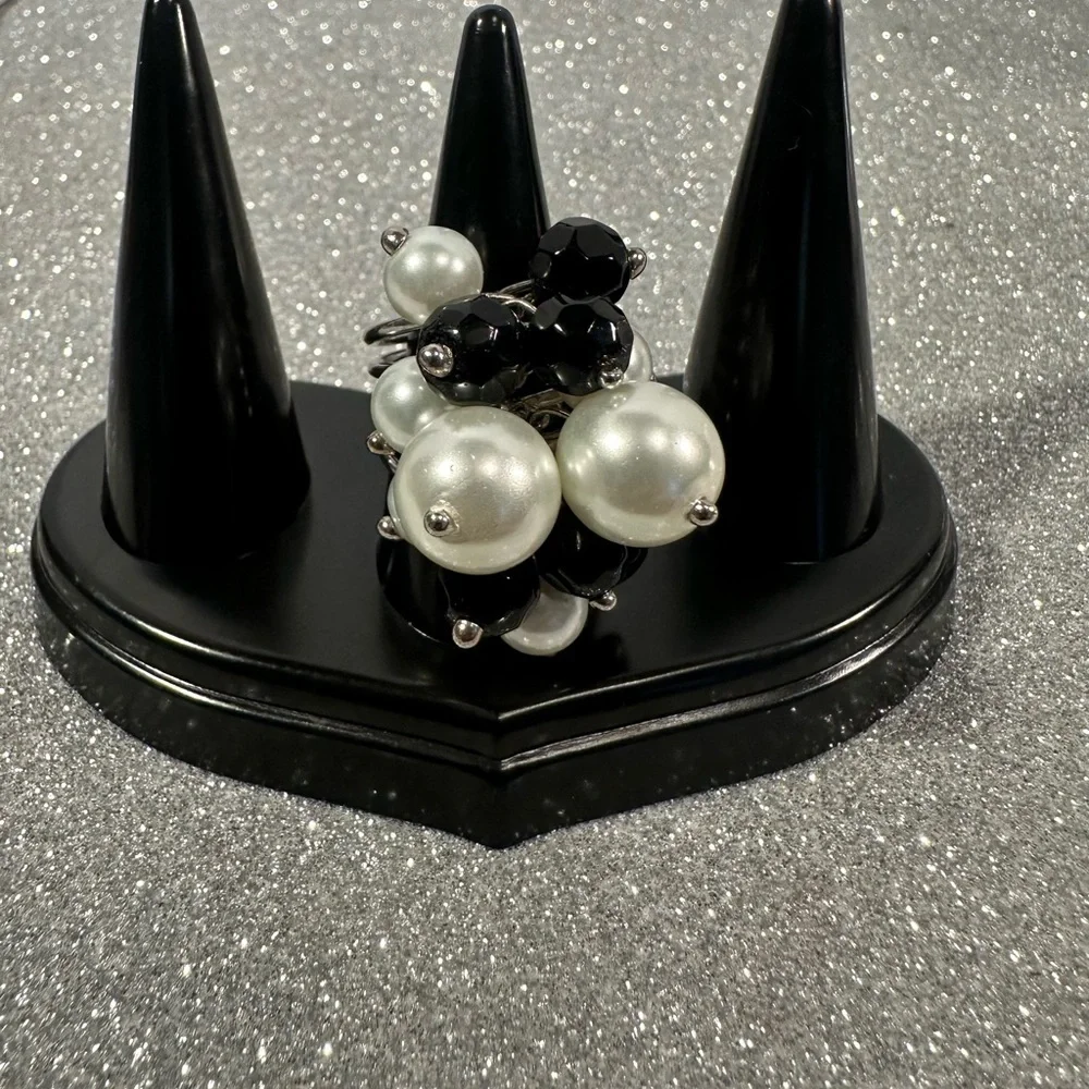 LOVELY FASHION RING! - Picture 3 of 4
